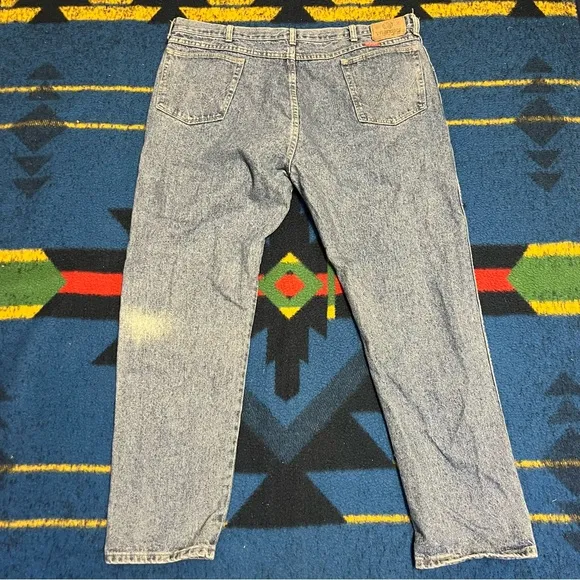 Vintage Wrangler Sturdy Denim Jeans (42 x 31) (Made in USA 🇺🇸) 🤠