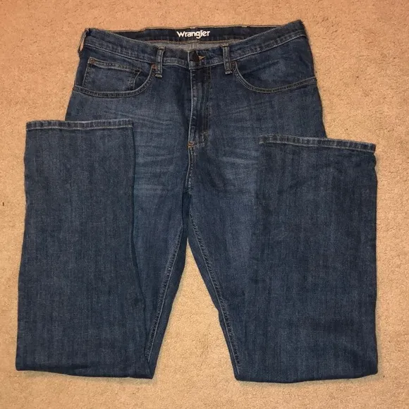 𝅺Wrangler Jeans