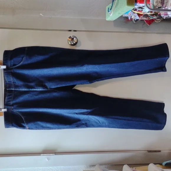 Excellent Condition Mens Wrangler Jeans Size 42x30