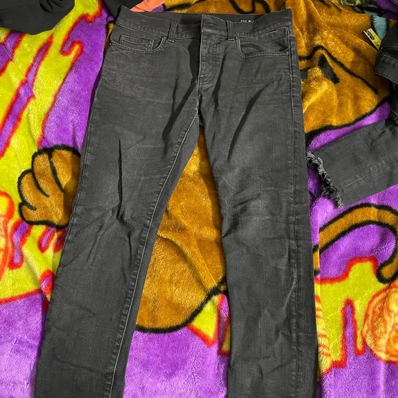 Saint Laurent d02 size 28