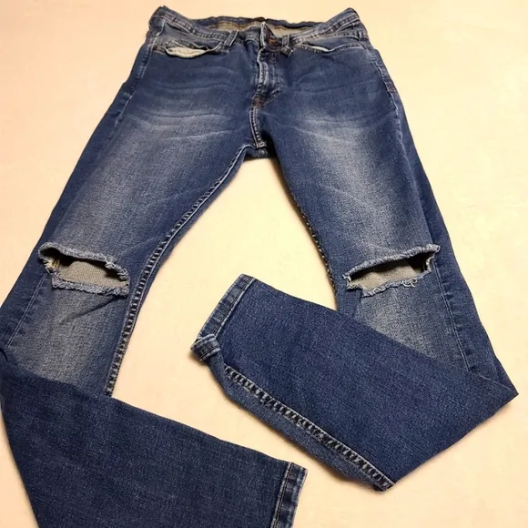 ZARA MAN SUPER SKINNY DISTRESSED JEANS