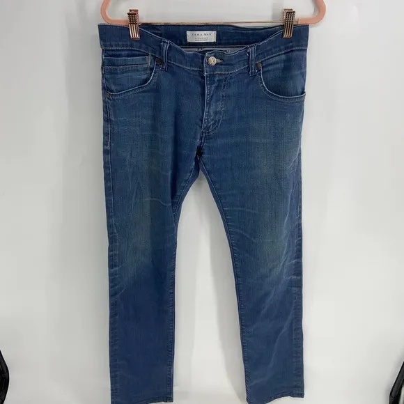 Zara Man Medium Wash Straight Leg Jeans Mens 30