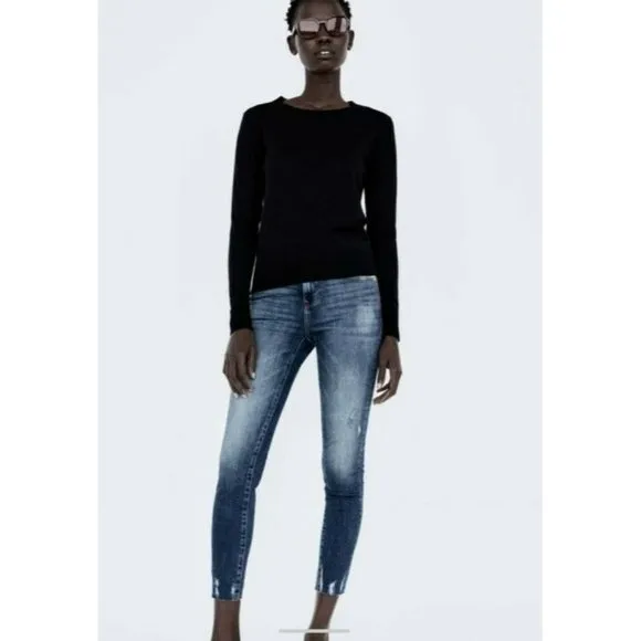 ZARA Woman JEANS d mid waist  SKINNY ISLAND BLUE Faded Ripped Size 8  Seamless
          
      NWT