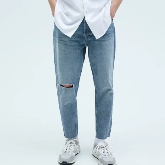 Zara man raw hem ripped knee cropped tapered jeans