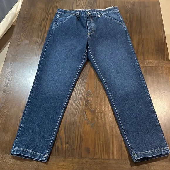 Zara Straight Jeans.
          
      NWT