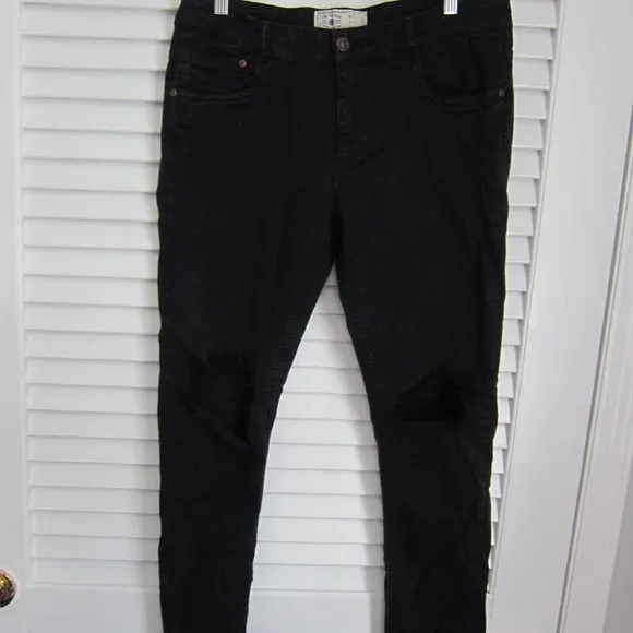 The Zara Man Black Twill Denim Skinny Jeans With Knee Distress Holes sz 34