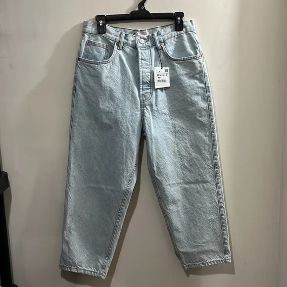 Zara Light Wash Jeans Sz 38
          
      NWT