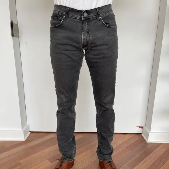 ZARA | Distressed black jeans - Size 32