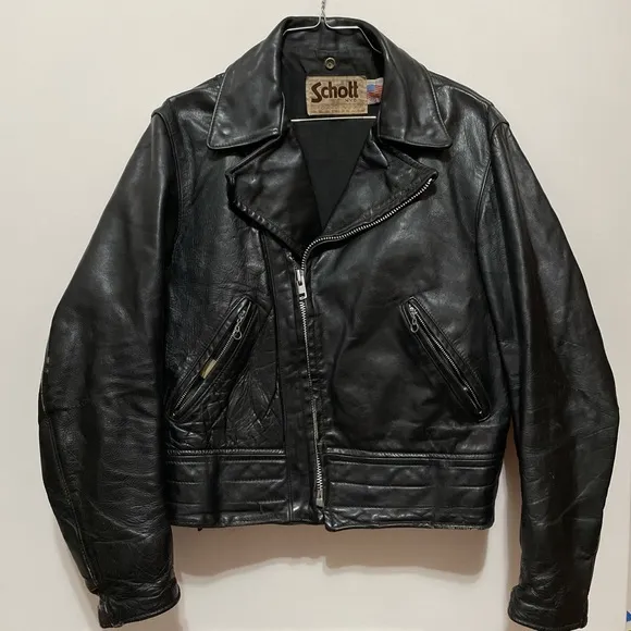 Beautiful vintage schott black leather motorcycle jacket size 40. Made in USA.