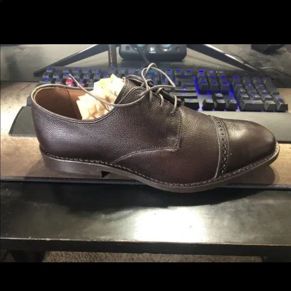 Allen Edmonds Boulevard size 8 3E
          
      NWT