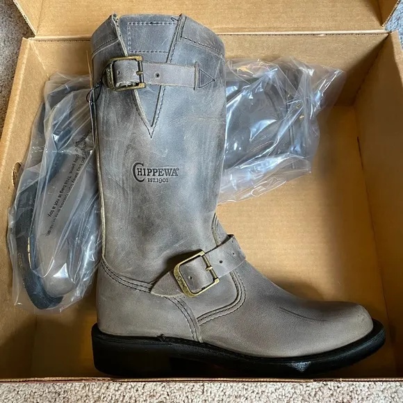 Chippewa 11’ Grey Crazy Horse ladies Engineer 6M
          
      NWT