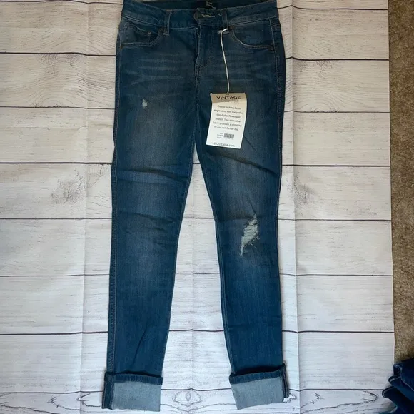 NWT 1822 Denim Skinny Jeans
          
      NWT