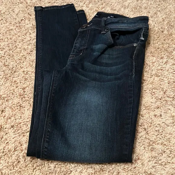 1822 Denim Adrianna Skinny Jean