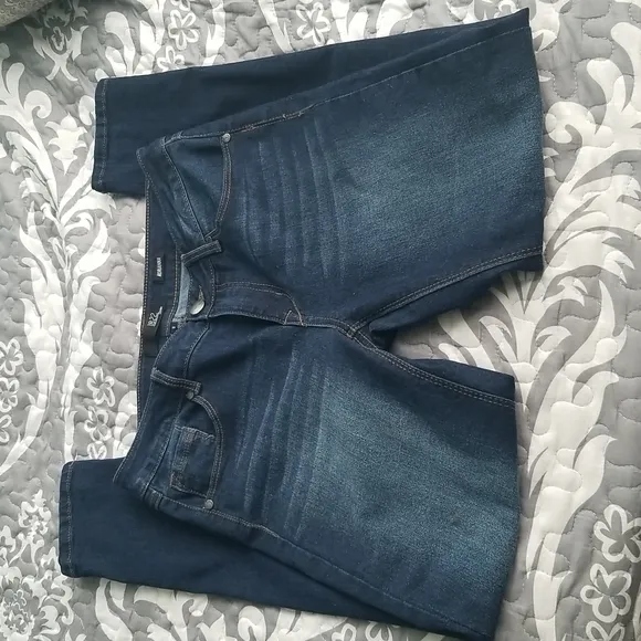NWOT 1822 Denim "Adrianna" jeans SZ 8