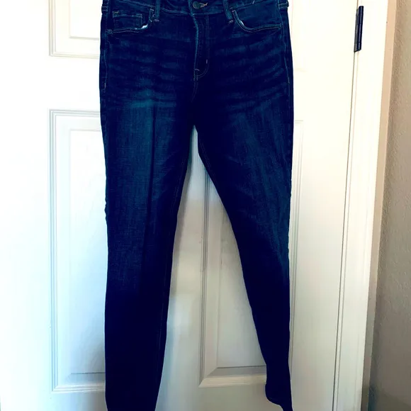 1822 jeans Adrianna size 6P blue Tapered Leg.