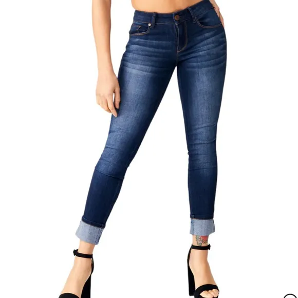 NWT 1822 high rise skinny cuffed jeans
          
      NWT
