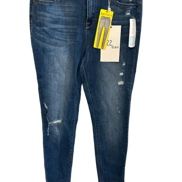 NWTG 1822 Vintage Ariel High Rise Distressed Skinny Jeans
          
      NWT