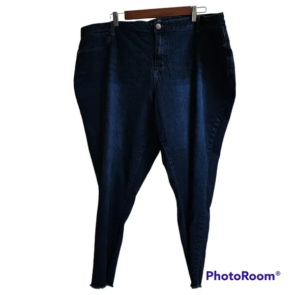 P2005 1822 denim raw hem dark wash  plus size 24w