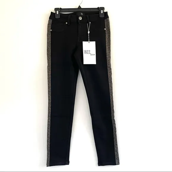 New 1822 Denim Black Ankle Skinny Jeans With Leopard Print Detail size 27
          
      NWT