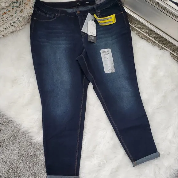 New! 1822 Denim Adrianna Ankle Skinny Size 24W.
          
      NWT