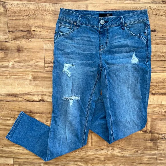 1822 Denim Light Wash Distressed Mid Rise Boyfriend Jeans women's size 26