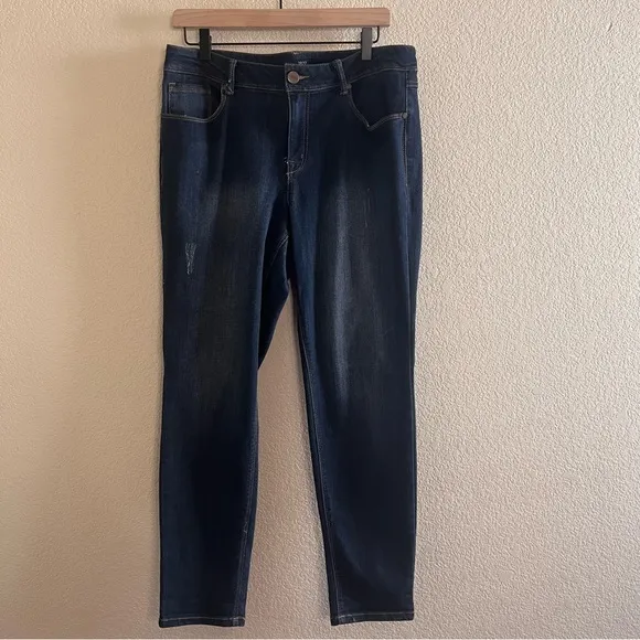 1822 Denim Adrianna Skinny Slightly Distressed Jeans Size 12