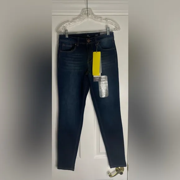 1822 Denim Women’s Adrianna Ankle Skinny Jeans Size 6 Dark Wash Blue With Tags
          
      NWT