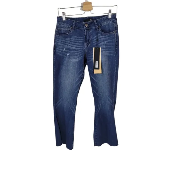 1822 Denim Jeans Distressed Raw Hem Cropped Flare Jeans Size 28
          
      NWT