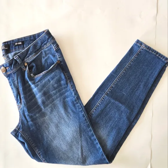 1822 Denim Adrianna Skinny Ankle Jeans