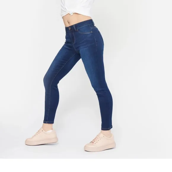 1822 Buttery Soft ankle Skinny Jegging size 28