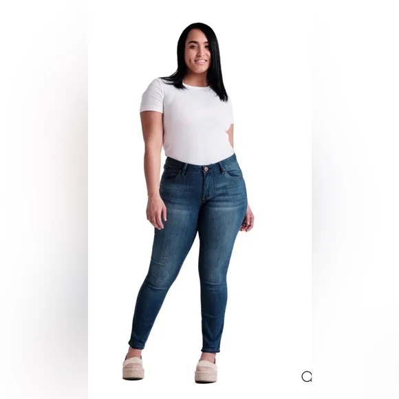 NWT-1822 Denim Women’s Skinny Ankle Jeans
          
      NWT
