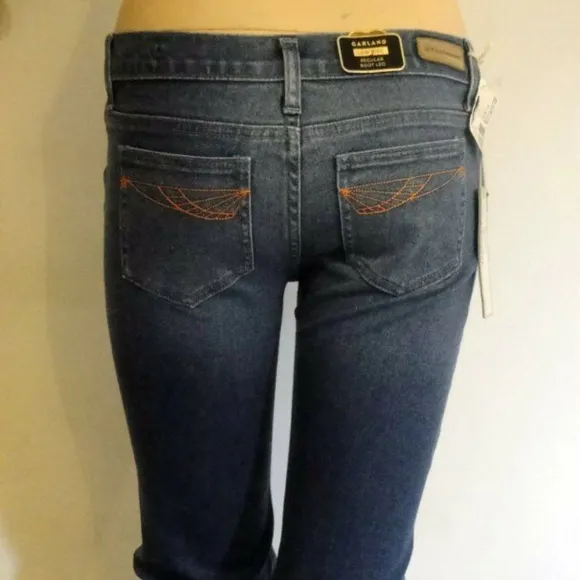 NWT - 18TH AMENDMENT boot Jean

Size 28
          
      NWT