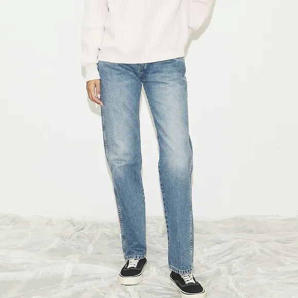 6397 Jeans Straight Jean Stonewashed Blue
          
      NWT