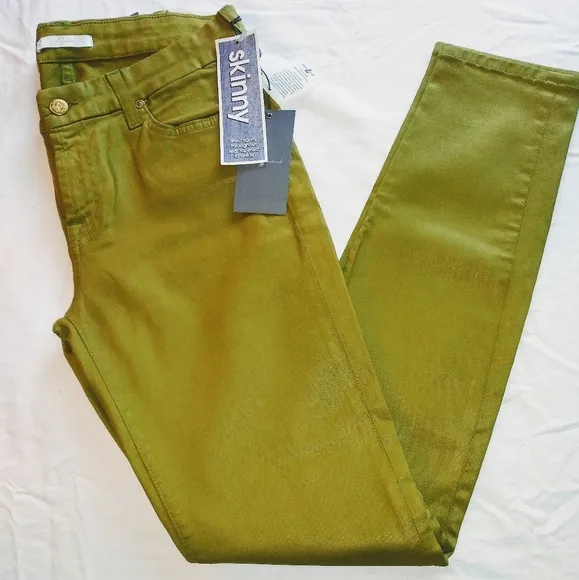 HP 🎉 NWT 💙 7 for All Mankind legging jean
          
      NWT