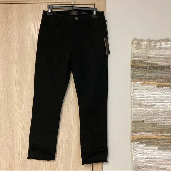 New 74AM black raw hem ankle straight jeans women’s 8
          
      NWT
