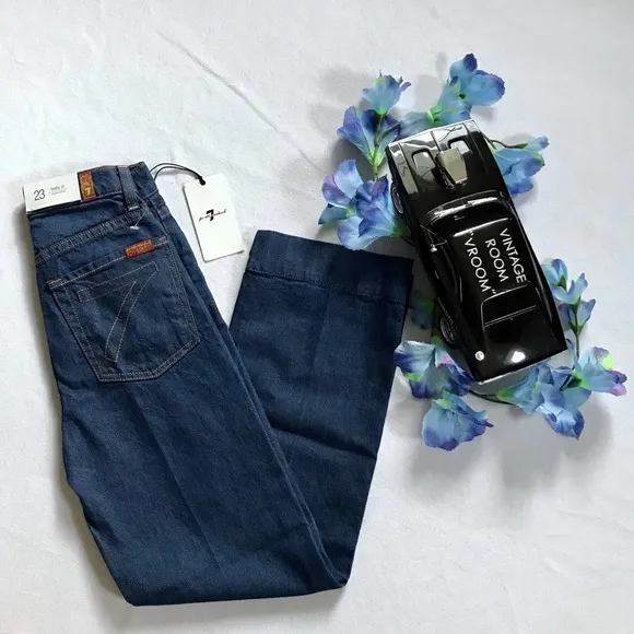7 For All Mankind NWT Baby Jo Cropped Jeans Women 23
          
      NWT