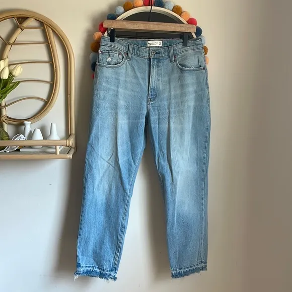 Abercrombie & Fitch High Rise Mom Jean