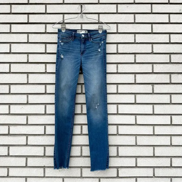 Abercrombie & Fitch Straight Mid Rise Stretch Distressed Jeans