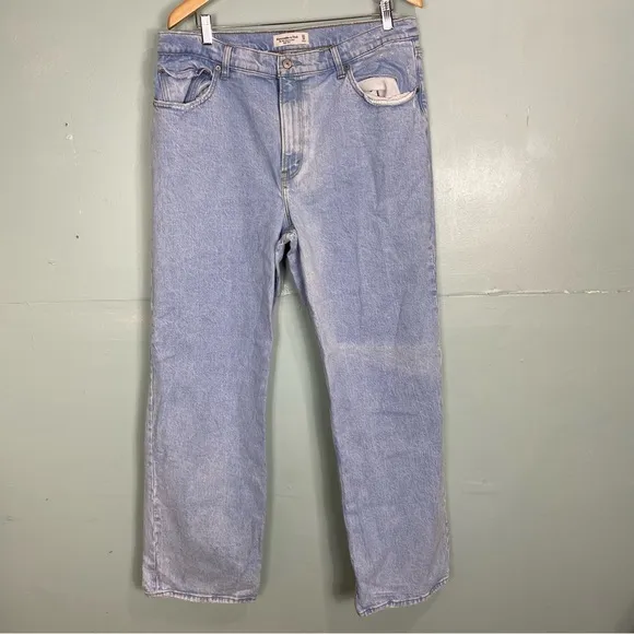 Abercrombie & Fitch The 90s Relaxed Jean High Rise Blue Light Wash Sz 33 16 Long