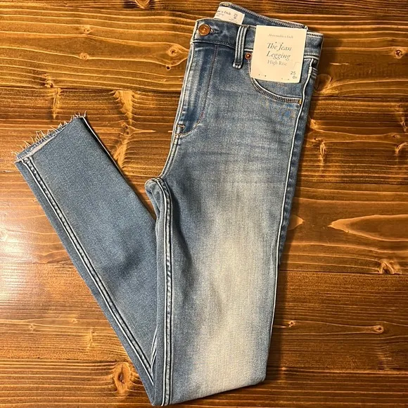 NWT A&F High Rise Jean Leggings
          
      NWT