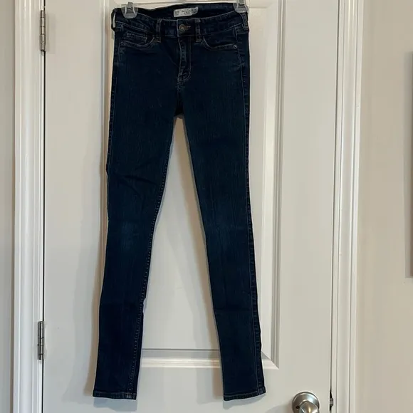 Excellent Condition Abercrombie & Fitch 00R Jeans