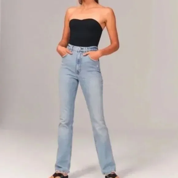 Abercrombie 70's Vintage Flare Jeans Ultra High Rise Women's Size 37
          
      NWT