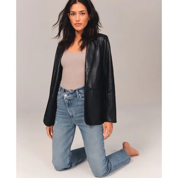 Abercrombie Ultra High Rise 90s Straight Jean Medium Wash Criss Cross Size 20 Sh