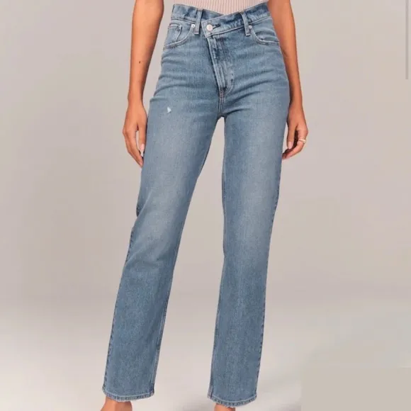 Abercrombie AF The Dad High Rise Criss Cross Straight Leg Jean