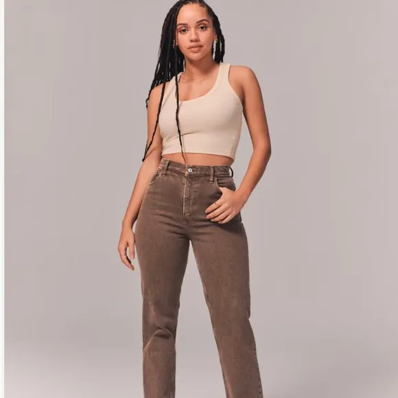 Abercrombie & Fitch Curve Love Ultra High Rise 90s Straight Jean Brown BNWT 30
          
      NWT