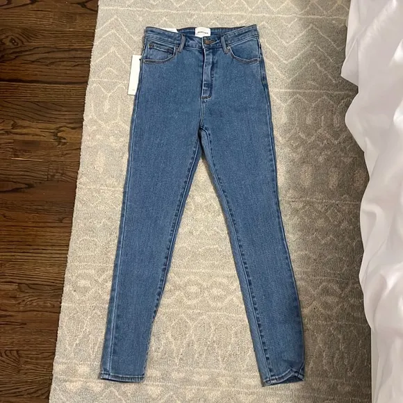 Abrand Jeans
          
      NWT