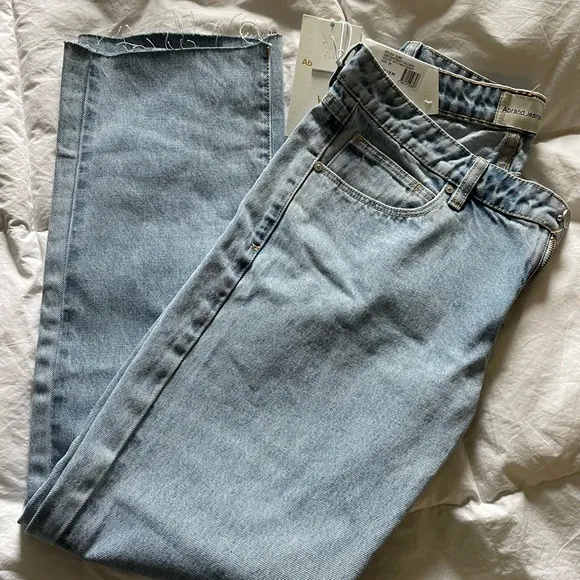 *BRAND NEW* womens Abrand Jeans
          
      NWT