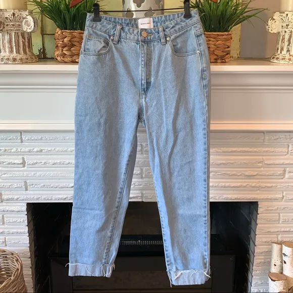 ABRAND ‘94 High Slim Gina Jeans Size 28 Like New