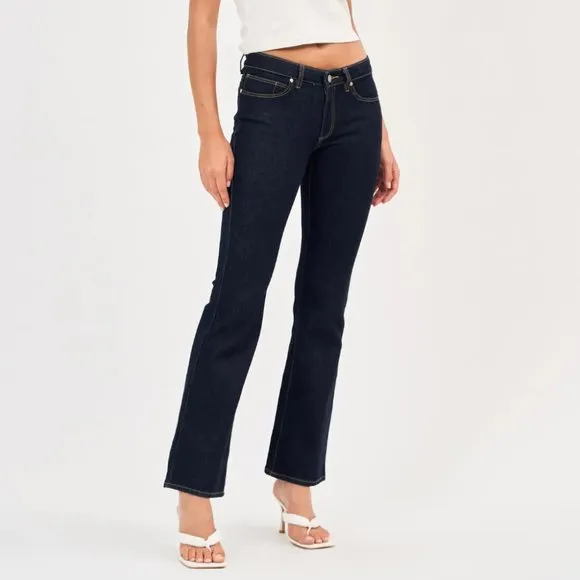 New! A 99 Low Boot Alice Jeans
          
      NWT