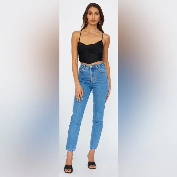 NWT Abrand ‘94 High Straight Zoe Organic Jeans.
          
      NWT